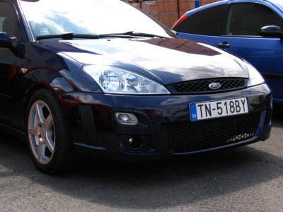 A "vymakany" predny naraznik.