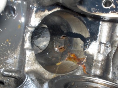 dokonce i díra do válce