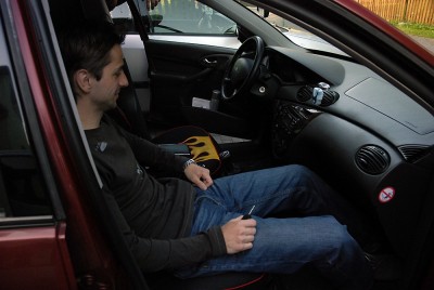 Chmelko testuje Horstovu sedačku.