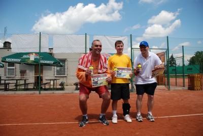 vsichni hlavy do lajny.jpg