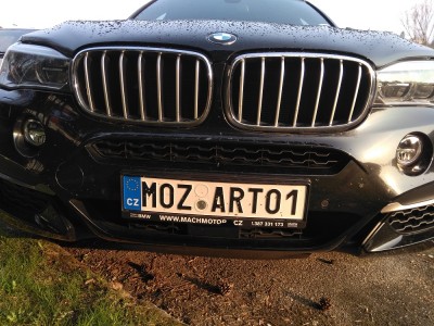 M0ZART01.jpg