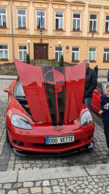000 VETTE.jpg