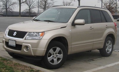 800px-2nd_Suzuki-Grand-Vitara.jpg