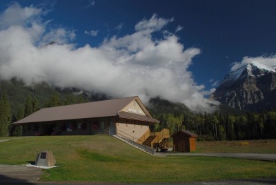 Mount Robson_Visitor centre_2.jpg
