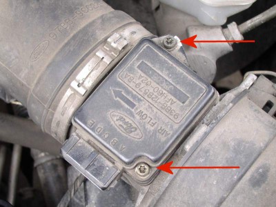 Pro odšroubovaní použít torx T-20