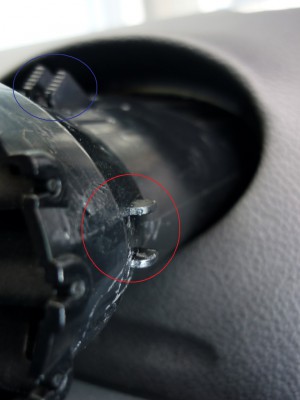 cervene - bocni zarazka, modre - zadni pohybliva pojistka