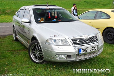 fashion-cars-8-moody-0175.jpg