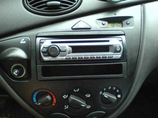 Rádio a adaptér:www.tuningautohifi.cz
<br />Rámeček:www.autoraio-prodejce.cz