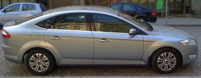 ford_mondeo_side.jpg